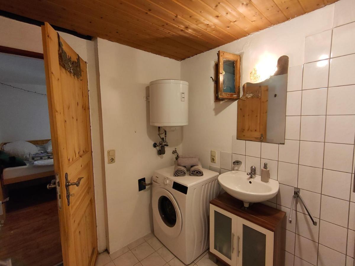 Gemuetliche Ferienwohnung Mit Kamin Und Garten Garmisch-Partenkirchen Bagian luar foto